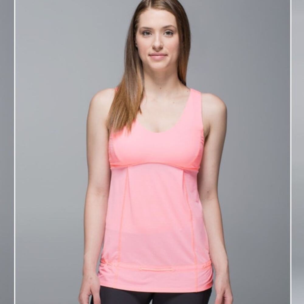 Lululemon Hustle & Bustle Tank
Heathered Bleached Coral / Bleached Coral size 8